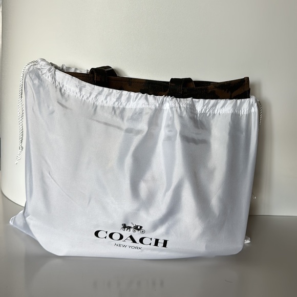 NWT Rare Coach Camo Rainbow Rexy Dinosaur Leather Tote Purse Canvas Case bag FOB - Picture 3 of 11